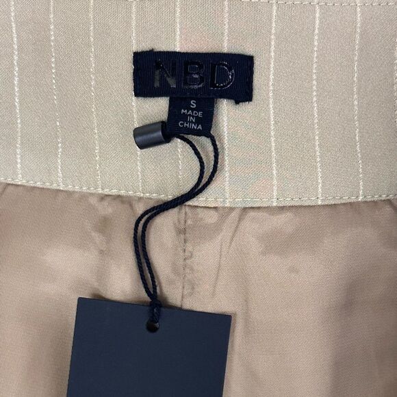 NWT NBD Reade Micro Short in Khaki Green - Picture 6 of 6